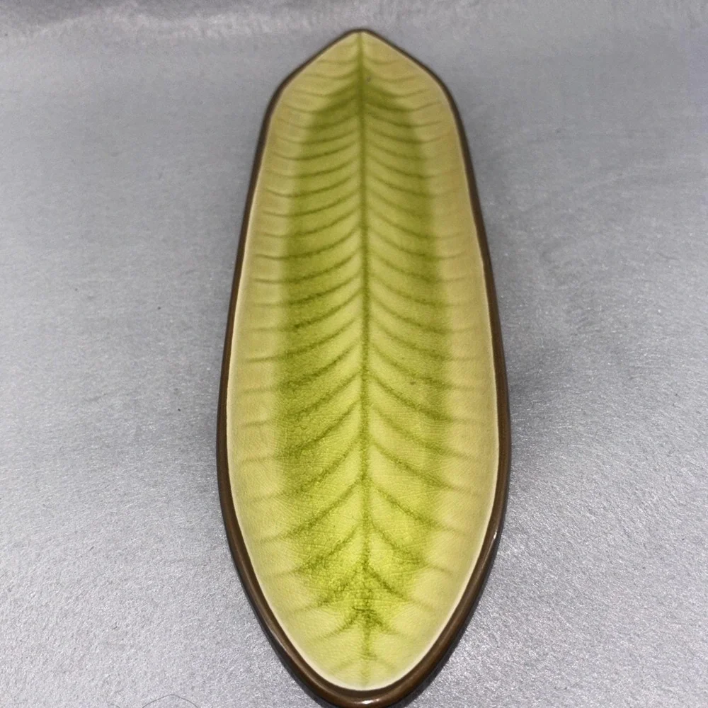 Vintage Pier One Stoneware Long Green Tropical Palm Leaf Appetizer Boat‎ Plate